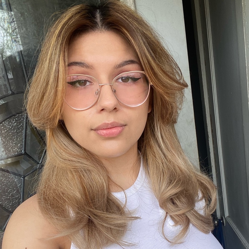 Meet your Posher, Sofia